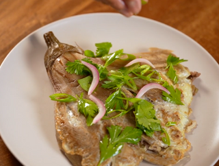 Dresser en ajoutant éventuellement du persil et...